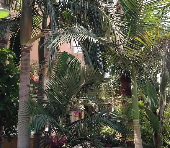 Constantaras Apartments
