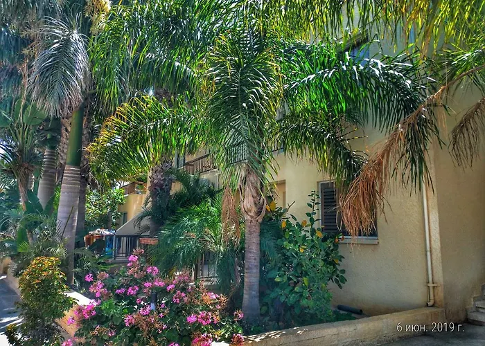 Constantaras Apartments
